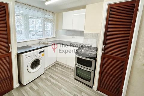 3 bedroom flat for sale, Vaagso Close, Plymouth, PL1