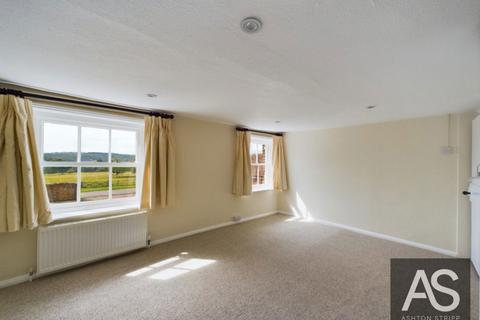 3 bedroom maisonette to rent, Mountfield, Robertsbridge, East Sussex