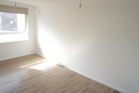 Studio to rent, Braemar Gardens, Berkshire SL1