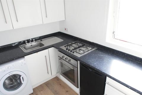 Studio to rent, Braemar Gardens, Berkshire SL1