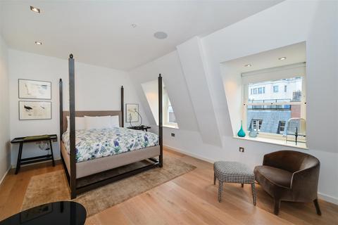 4 bedroom penthouse to rent, Essex Street, London