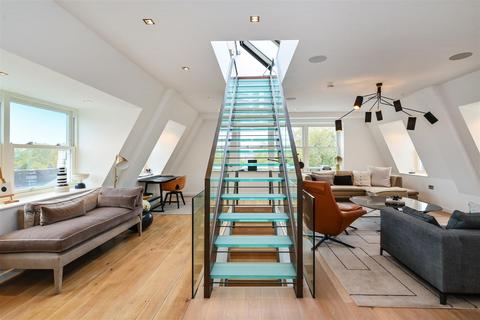 4 bedroom penthouse to rent, Essex Street, London