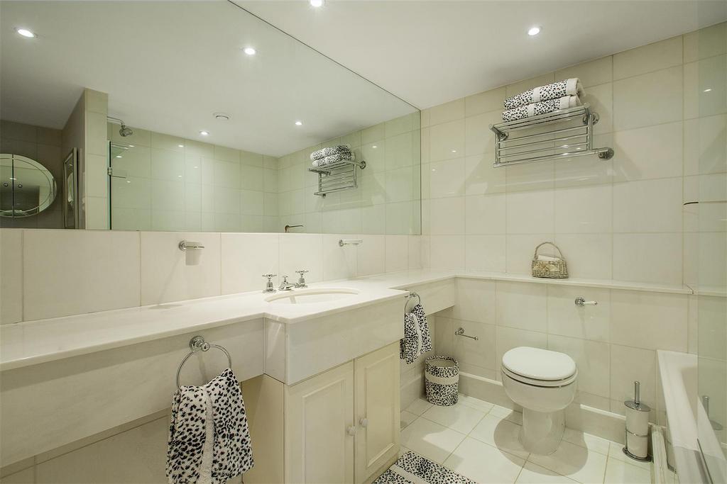 Bathroom.jpg