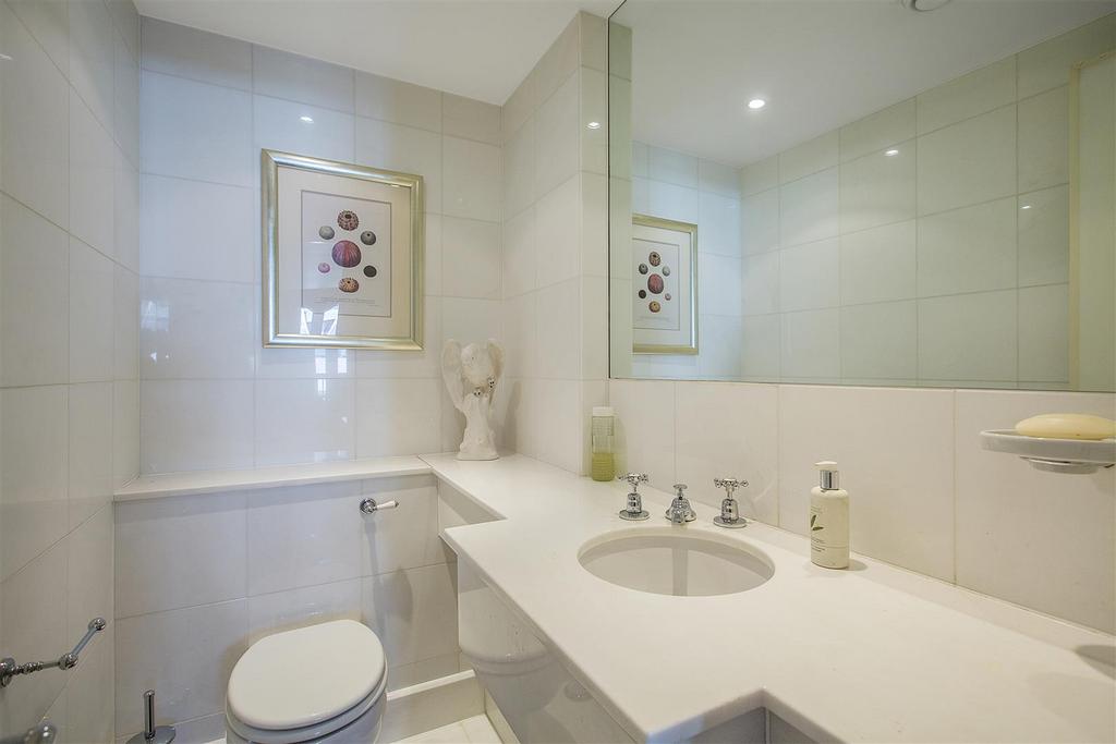 Bathroom.jpg