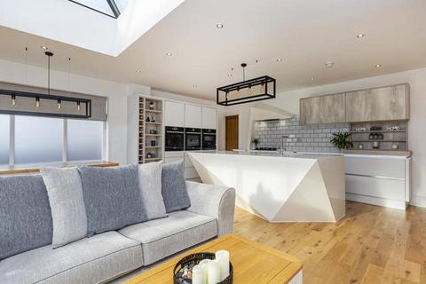 184 Harrogate Road, Bradford, BD2 3RH