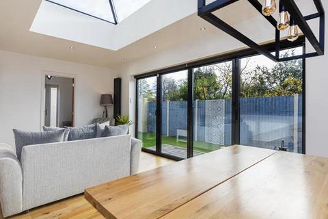 184 Harrogate Road, Bradford, BD2 3RH