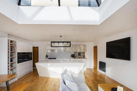 184 Harrogate Road, Bradford, BD2 3RH