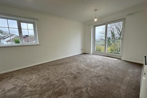 2 bedroom ground floor flat to rent, Downfield Close, Brixham