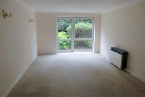 1 bedroom retirement property to rent, 20/27 The Avenue, Eastbourne BN21