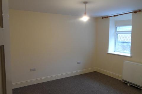 1 bedroom flat to rent, High Street, Chard