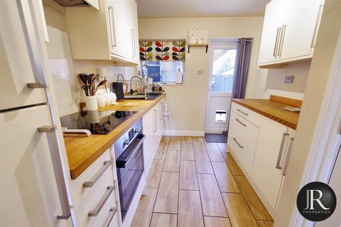 3 bedroom end of terrace house for sale, Swan Close, Brereton WS15