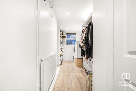 43 Anne Way, Ilford, IG6 2RL