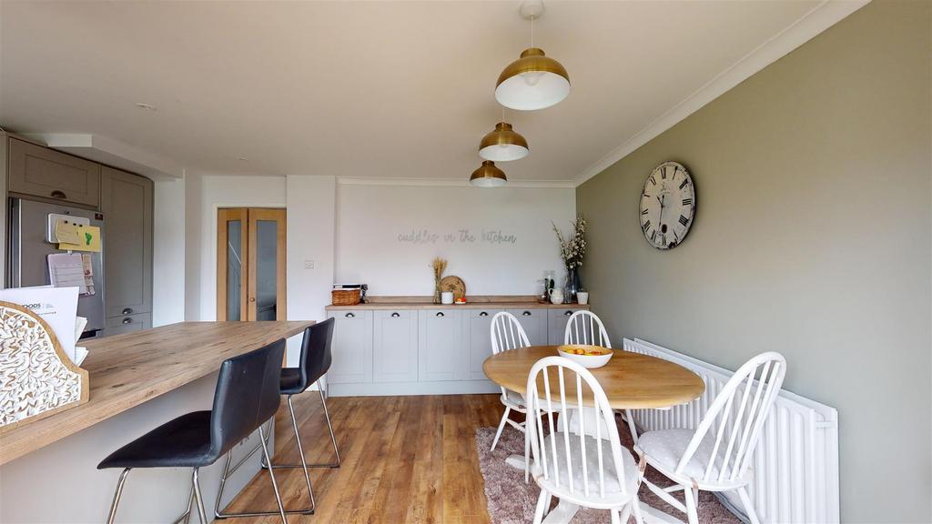 Kitchen/ Dining Room