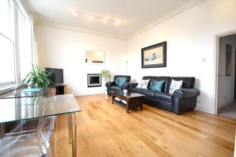 2 bedroom apartment for sale, Avenue Elmers, Surbiton