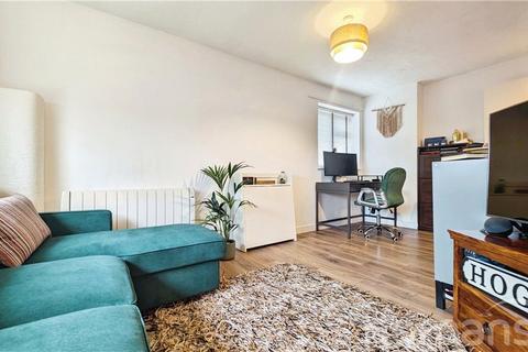 1 bedroom apartment for sale, The Chantrys, Farnham, Surrey