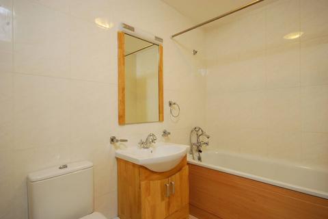 1 bedroom flat to rent, Lavender Road, Clapham Junction, London, SW11