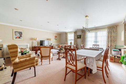 2 bedroom flat for sale, Park Lane, Stanmore, HA7