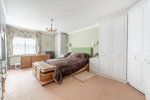 2 bedroom flat for sale, Park Lane, Stanmore, HA7