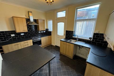 2 bedroom terraced house to rent, Columbia Street, Darlington DL3