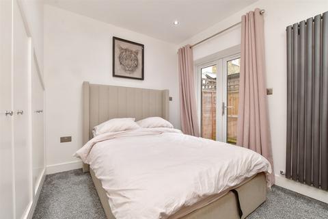 3 bedroom ground floor flat for sale, Manor Road, Wallington, Surrey