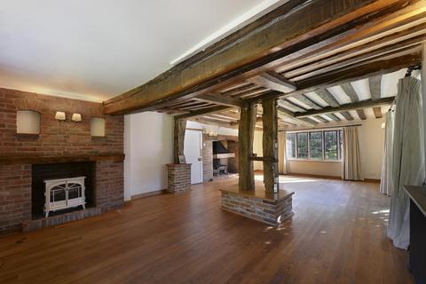 Coleshall Farm Sheppey Way, Iwade, Sittingbourne, ME9 8QY