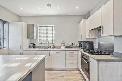 8 Falcon Drive, Didcot, OX11 6HT