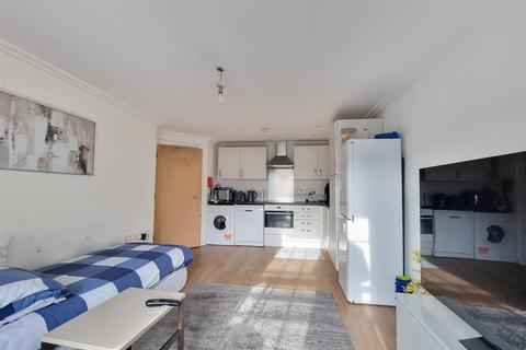 2 bedroom flat for sale, Abbey Road, Barking