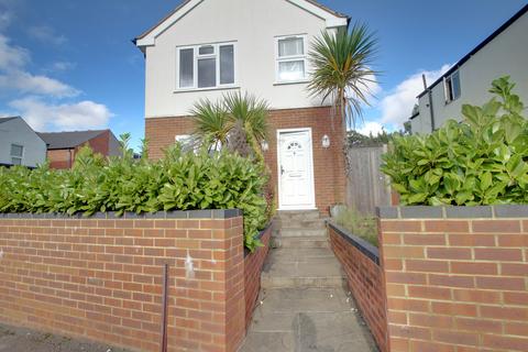 3 bedroom house to rent, Newcastle Road, Reading RG2