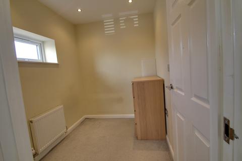 3 bedroom house to rent, Newcastle Road, Reading RG2