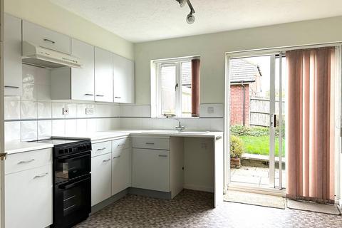 2 bedroom terraced house to rent, Burgess Close, Minster, CT12