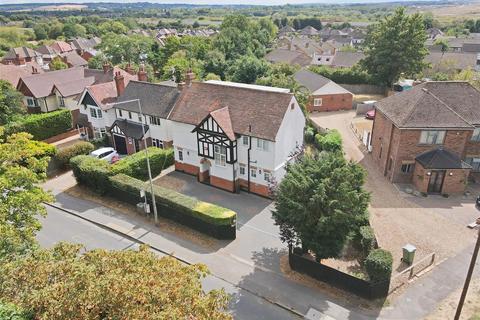 5 bedroom detached house for sale, Buckingham Road, Bletchley, Milton Keynes