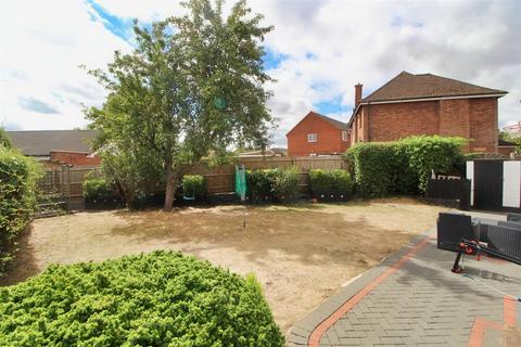 5 bedroom detached house for sale, Buckingham Road, Bletchley, Milton Keynes