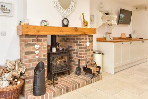 Breach Farm Bungalow Breach Lane, Upchurch, Sittingbourne, ME9 7PE