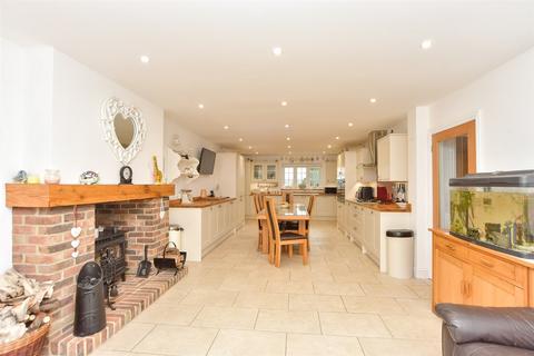 Breach Farm Bungalow Breach Lane, Upchurch, Sittingbourne, ME9 7PE