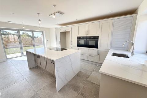4 bedroom detached house for sale, Harding Close, Willoughby on the Wolds
