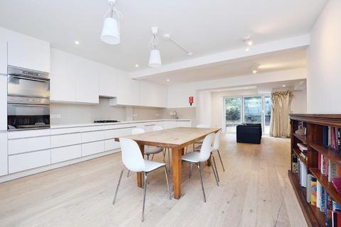 4 bedroom maisonette to rent, Oval Road, London, NW1