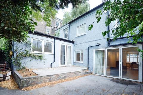 4 bedroom maisonette to rent, Oval Road, London, NW1