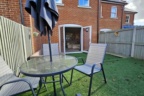 3 bedroom townhouse for sale, Gladstone Road, Deal CT14