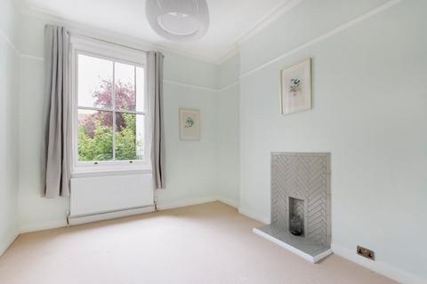 1 bedroom flat to rent, Avenue Crescent, Acton W3