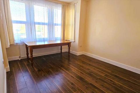 3 bedroom property to rent, Pinner View, Harrow