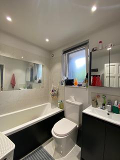 2 bedroom flat to rent, Vermont Road, London SW18