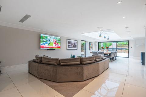 63 Dome Hill, Caterham, CR3 6EF