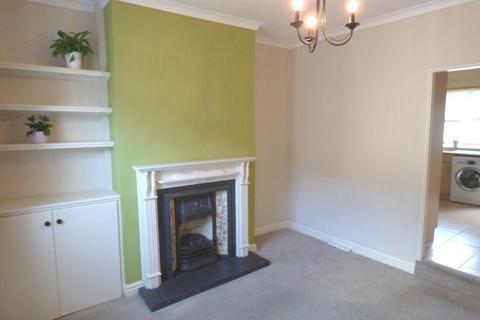 2 bedroom terraced house to rent, Frances Street, Macclesfield