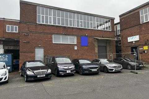 Industrial unit to rent, Unit 4, 6C Shakespeare Industrial Estate, Watford, WD24 5RR