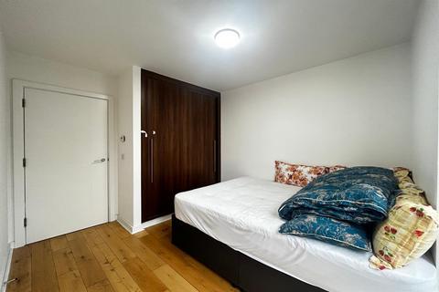 2 bedroom apartment for sale, London E14