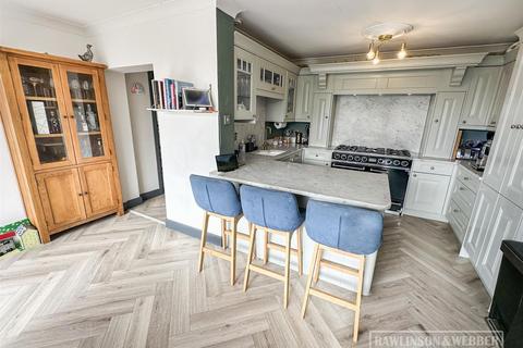 88 Beauchamp Road, West Molesey, KT8 2PH