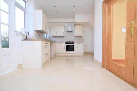 3 bedroom terraced house to rent, Somerville Road, Romford, RM6