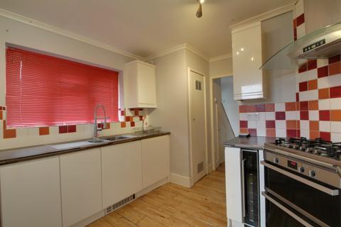 3 bedroom house to rent, Johnson Road, Hounslow TW5