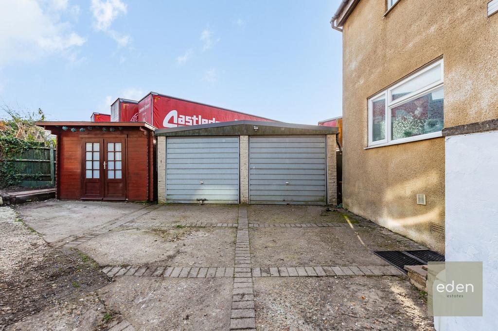 Outbuilding/shed