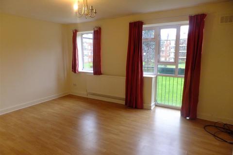 2 bedroom flat to rent, Melmerby Court, St James` Park, Salford